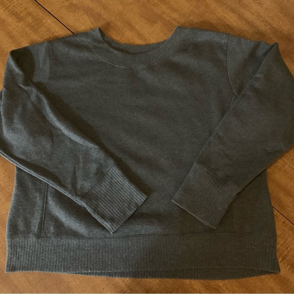 Hanes Grey Sweatshirt